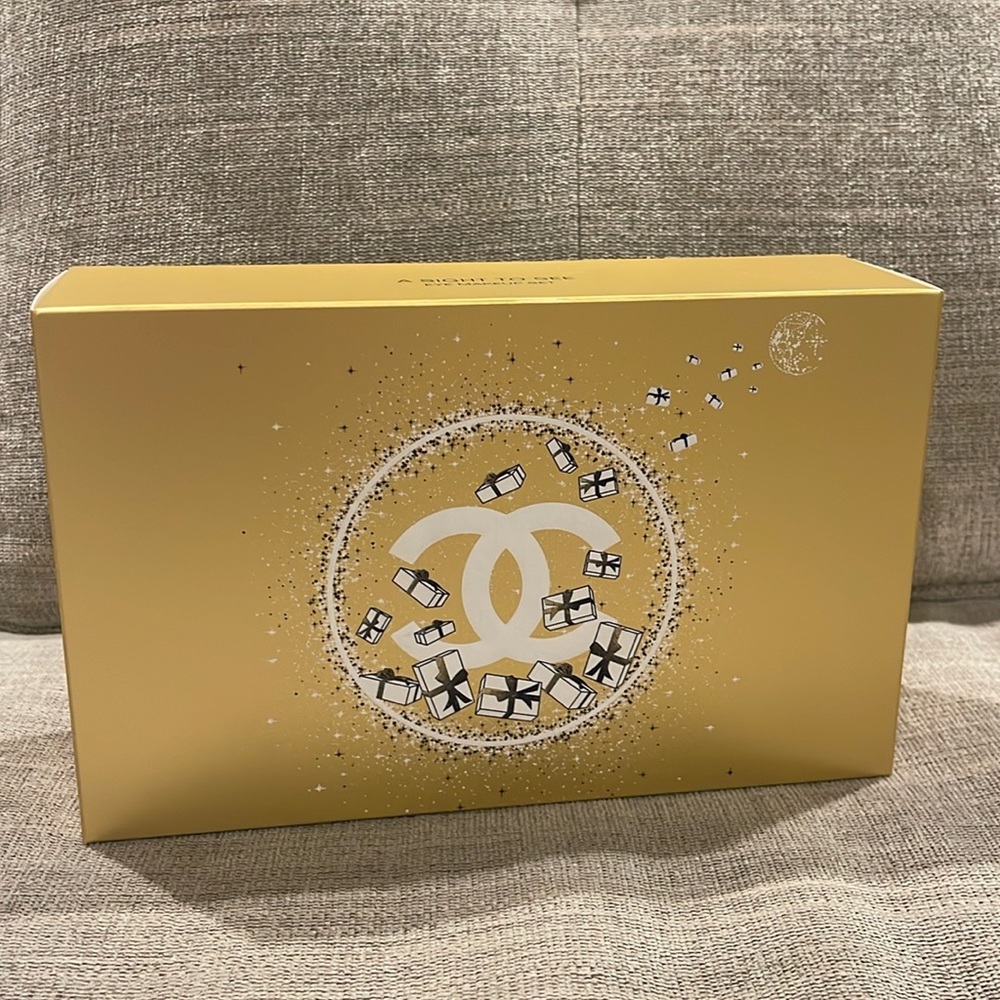 Chanel 2023 holiday gift set